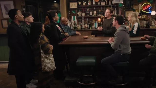Baggu Zip Duck Twill Tote Bag worn by Janine Teagues (Quinta Brunson) as seen in It's Always Sunny in Philadelphia (S17E01)