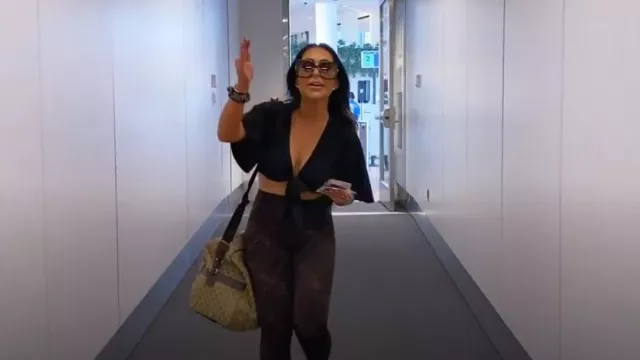 Lici Fit Instinct Pocket Legging worn by Angelina Pivarnick as seen in Jersey Shore: Family Vacation (S08E08)