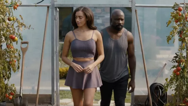 Alo Yoga Airlift Down The Line Tennis Skirt worn by Eve (Kiara Barnes) as seen in Accused (S02E08)