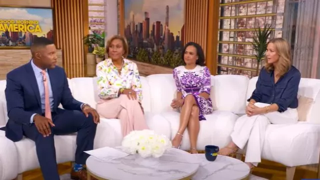 Dolce & Gabbana Vestido midi de seda con estampado de mayólica usado por Linsey Davis como se ve en Good Morning America el 21 de julio de 2025