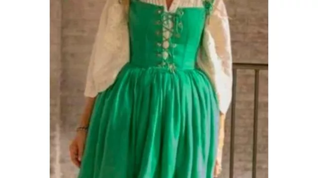 Green Corset Midi Dress of Carrie Bradshaw (Sarah Jessica Parker) in And  Just Like That (S03) | Spotern