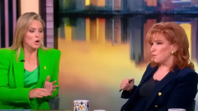 Chaqueta Veronica Beard Miller Dickey usada por Joy Behar como se ve en The View el 17 de julio de 2025