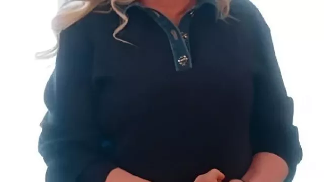 RHOC Shannon Beador Suéter de mezclilla con ribete de sí mismo (Shannon Beador) en The Real Housewives of Orange County (S19E02)