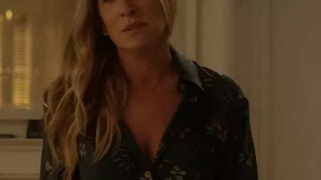 Camisa floral Sarah Jessica Parker usada por Carrie Bradshaw (Sarah Jessica Parker) en And Just Like That... El documental