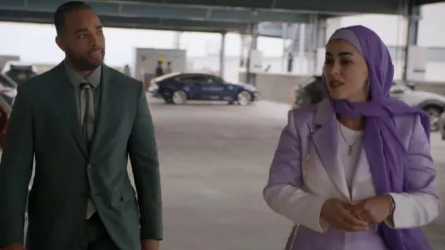 Sandro Floaty Pants porté par Marjan Marwani (Natacha Karam) tel qu’on le voit dans 9-1-1 : Lone Star (S05E10)