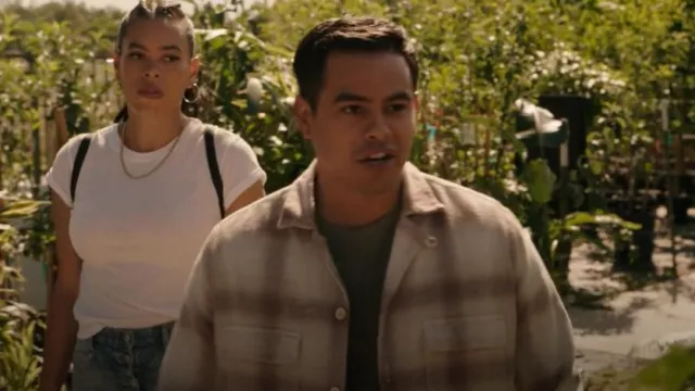 Chemise AllSaints Knoll portée par Mateo Chavez (Julian Works) comme on le voit dans 9-1-1 : Lone Star (S05E11)