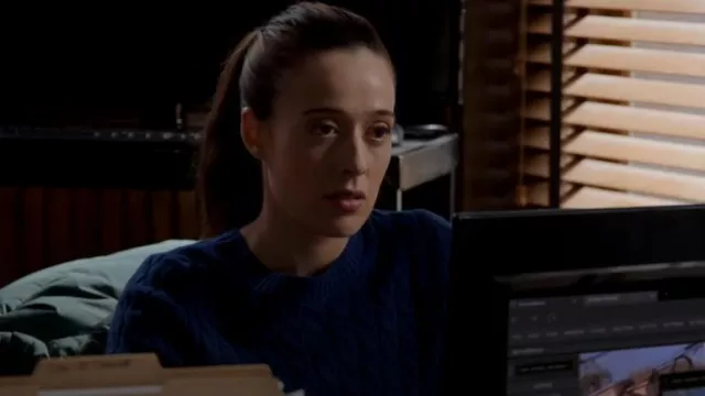 J. Crew Cachemire rétréci porté par Kim Burgess (Marina Squerciati) vu dans Chicago P.D. (S12E14)