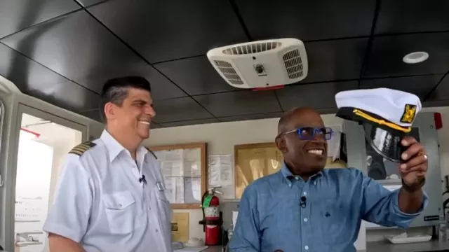 Chemise boutonnée en chambray à coupe régulière Brooks Brothers portée par Al Roker, comme on le voit dans Today le 29 juillet 2025