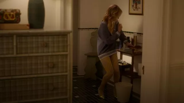 Burberry Beige & Yellow Check Tights worn by Carrie Bradshaw (Sarah Jessica Parker) as seen in And Just Like That… (S03E10)