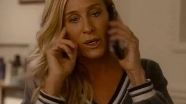 Y como ese suéter con cuello en V usado por Sarah Jessica Parker en Sarah Jessica Parker sobre el desprecio de Kim Cattrall | WWHL