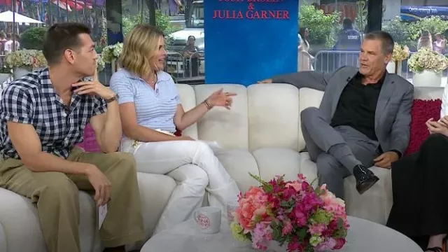 Derek Lam 10 Crosby Robertson Flare Pants porté par Jenna Bush Hager comme on le voit dans Today with Jenna & Friends le 5 août 2025
