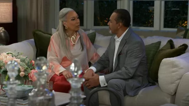 Donna Karan Brushstroke Burnout Tunic worn by Anita Dupree (Tamara Tunie) as seen in Beyond the Gates (S01E91)