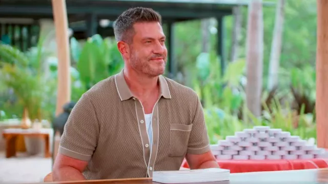 Camisa de punto de manga corta geométrica texturizada Bugatchi usada por Jesse Palmer como se ve en Bachelor in Paradise (S10E06)