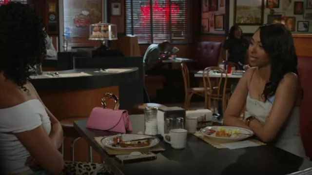 Vestido corto de popelina combinado de Zara usado por Kat Richardson (Colby Muhammad) como se ve en Beyond the Gates (S01E95)