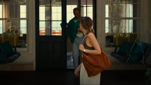 Clare V Simple Tote Chestnut Leather Suede porté par Sylvia (Rose Byrne) comme on le voit dans Platonic (S02E01)