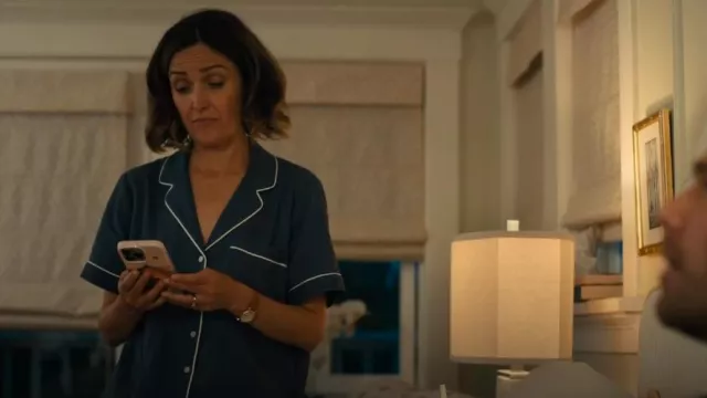 Eberjey Gisele Shortie PJA Set porté par Sylvia (Rose Byrne) comme on le voit dans Platonic (S02E02)
