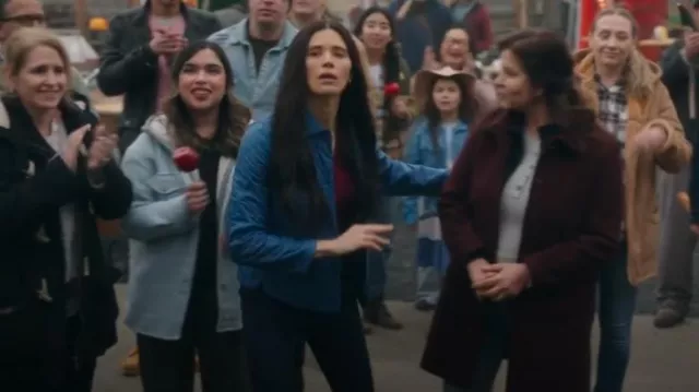 Jeans de pierna ancha Pilcro The Skipper usados por Asta Twelvetrees (Sara Tomko) como se ve en Resident Alien (S04E09)