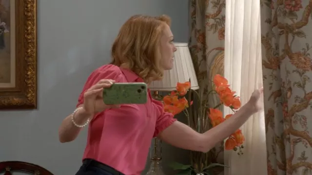 Polo de punto de manga corta abullonada CeCe usado por Mary (Jayma Mays) como se ve en Leanne (S01E07)