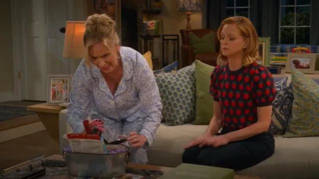 Maeve La camiseta de suéter de manga abullonada de Maxine usada por Mary (Jayma Mays) como se ve en Leanne (S01E08)