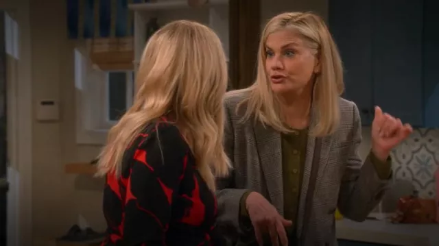 Reformation Clara Cashmere Crew Cardigan porté par Carol (Kristen Johnston) comme on le voit dans Leanne (S01E08)