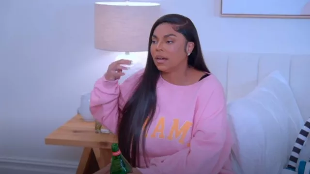 Muéstrame tu MuMu Stanley Sudadera usada por Ashanti como se ve en Nelly & Ashanti: We Belong Together (S01E01)
