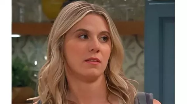 Este top bordado blanco usado por Josie (Hannah Pilkes) en Leanne (S01E14)