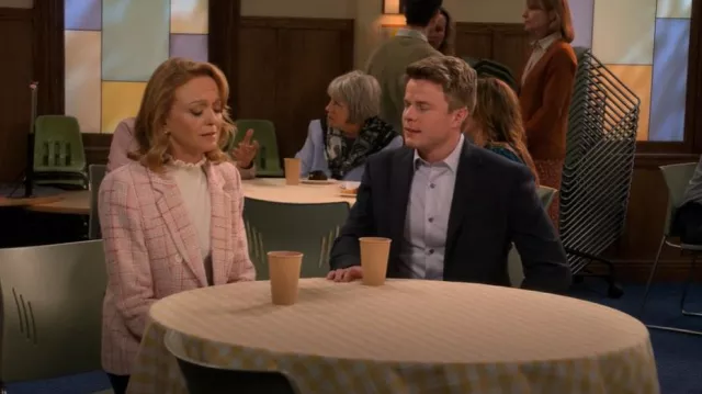 Jones New York Plaid Tweed Faux Double Breasted Jacket usado por Mary (Jayma Mays) como se ve en Leanne (S01E09)