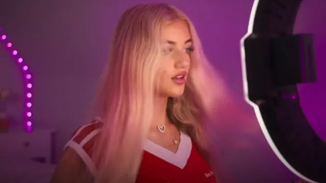 Camiseta de fútbol Mia roja para mujer de Iets Frans Football Baby usada por la princesa Andre como se ve en The Princess Diaries (S01E01)