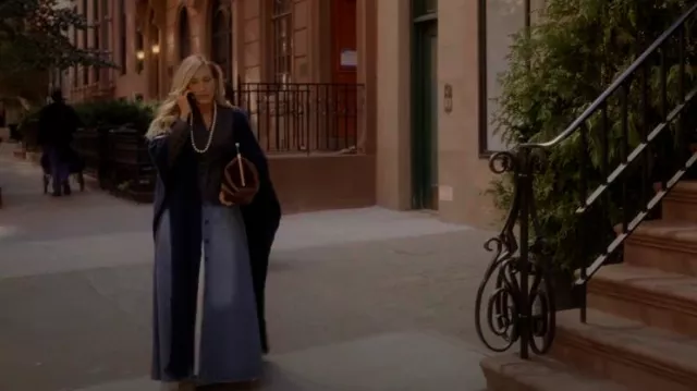 Chloe Falda Maxi de Mezclilla con Botones Frontales usada por Carrie Bradshaw (Sarah Jessica Parker) como se ve en And Just Like That... (S03E11)