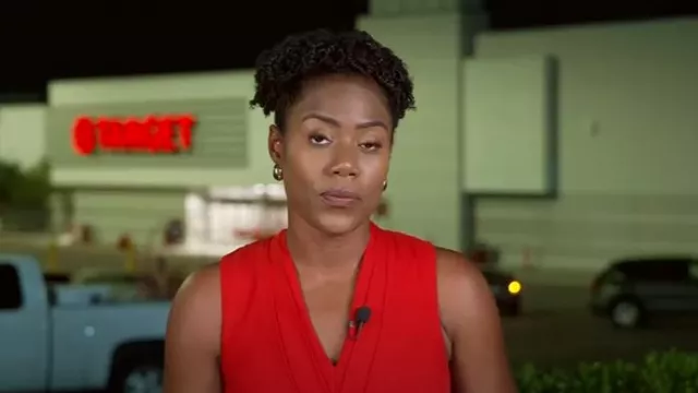 Robe plissée sans manches H&M portée par Priscilla Thompson comme on le voit dans Today le 12 août 2025