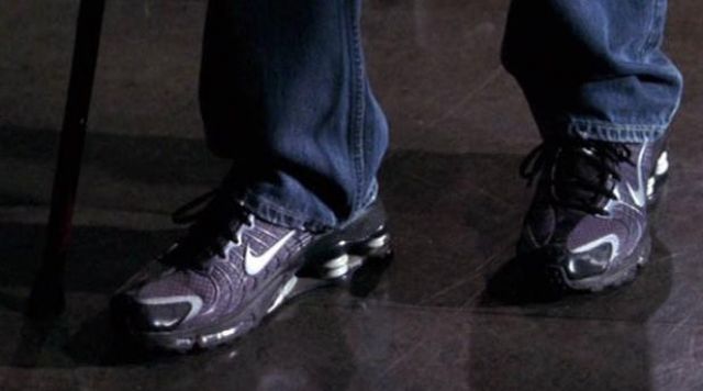 The sneakers Nike Shox Ride Plus of Hugh Laurie in Dr. House