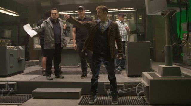 The Supra Vaider Chris Evans on the set of Captain America : The Winter Soldier