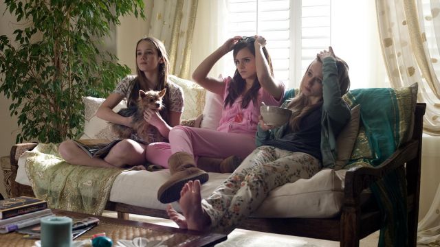 The tracksuit pink Nicki (Emma Watson) The Bling Ring