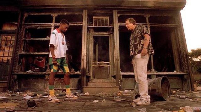 Les sneakers Nike Air Trainer 3 PRM 'Medicine Ball' de Mookie (Spike Lee) dans Do the right thing