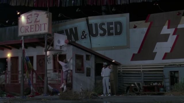 The Nike Air Command Force Billy Hoyle (Woody Harrelson) in white do not know how to jump