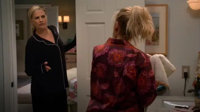 Pijama de punto ecológico Nordstrom Moonlight usado por Carol (Kristen Johnston) como se ve en Leanne (S01E13)