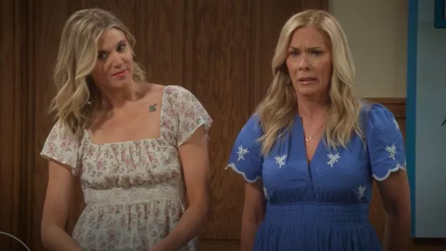 Top rosa de celebridades con encaje y mangas onduladas usado por Josie (Hannah Pilkes) como se ve en Leanne (S01E13)