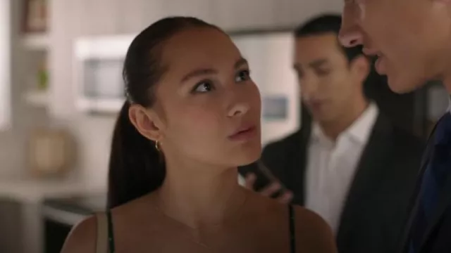 Catbird Never Ending Hoop Earrings worn by Isabel 'Belly' Conklin (Lola Tung) as seen in The Summer I Turned Pretty (S03E06)