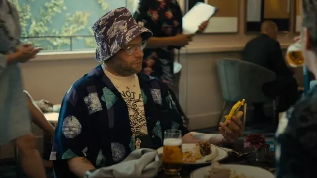 Chapeau bob Acne Studios Camo porté par Will (Seth Rogen) comme on le voit dans Platonic (S02E03)