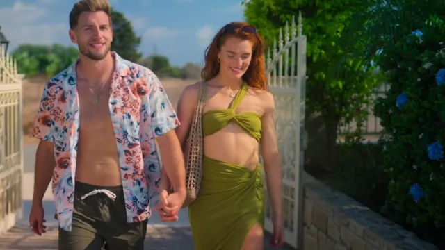 Shein Bae One Shoulder Twist Crop Top & Split Thigh Skirt Ensemble porté par Megan Jupp comme on le voit dans Love Is Blind : UK (S02E04)