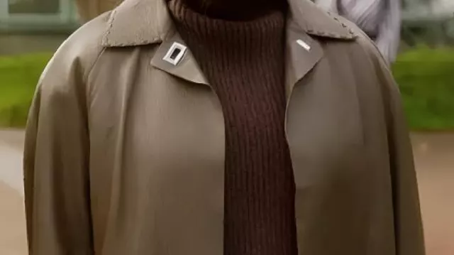 Manteau en cuir porté par Seema Patel (Sarita Choudhury) dans And Just Like That