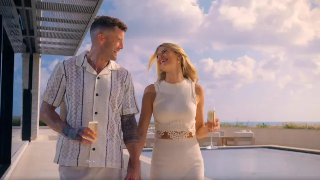 Zara Ecru Ribbed Crochet Top & Matching Midi Skirt Co Ord Set porté par Ashleigh Berry comme on le voit dans Love Is Blind : UK (S02E04)