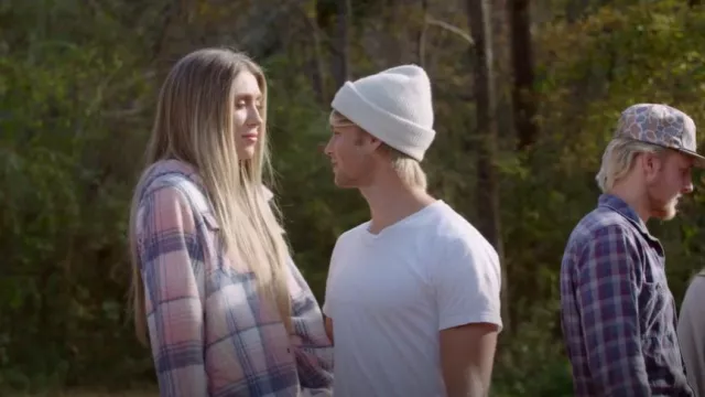 Chemise boutonnée décontractée à manches longues Ecosunny portée par Veronica Peters comme on le voit dans Bienvenue à Plathville (S07E04)