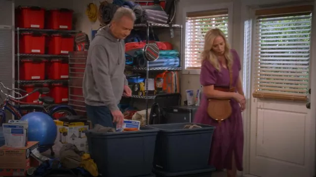 Chloe Marcie Bolso bandolera usado por Leanne (Leanne Morgan) como se ve en Leanne (S01E14)