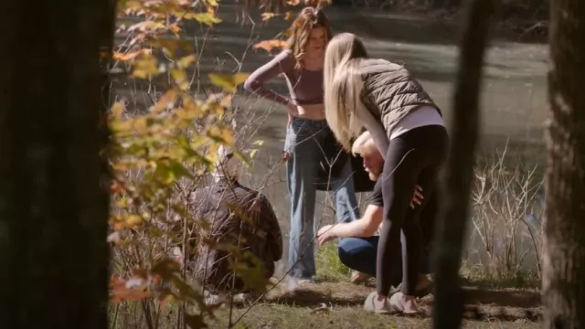UGG Scuffette Slippers worn by Veronica Peters as seen in Welcome to Plathville (S07E04)