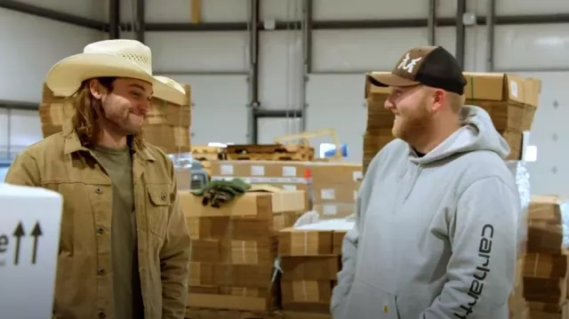Chaqueta de camionero encerada forrada de franela de pedernal y yesca usada por Jesse Mcbee como se ve en The McBee Dynasty: Real American Cowboys (S02E07)