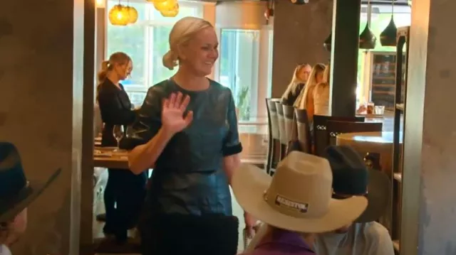 Falda de piel sintética arrugada Milly Rochelle usada por Galyna Saltkovska como se ve en The McBee Dynasty: Real American Cowboys (S02E07)