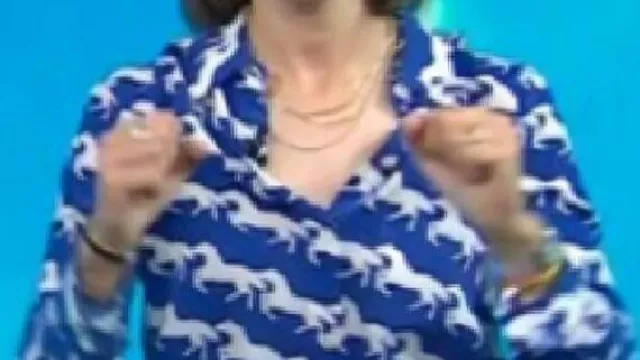 La camisa de seda con estampado de caballo de The Today Show usada por Daryn Carpenter como se ve en Today