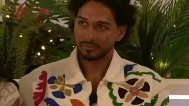 Love Island UK S11 Printed Jacket worn by (Munveer Jabbal) as seen in Love Island (S11E01)