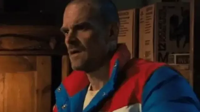 Stranger Things Jim Hopper Doudoune de Jim Hopper (David Harbour) dans Stranger Things (S04)